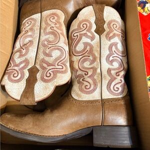 Ariat Dark Brown Shoe Box with Logo